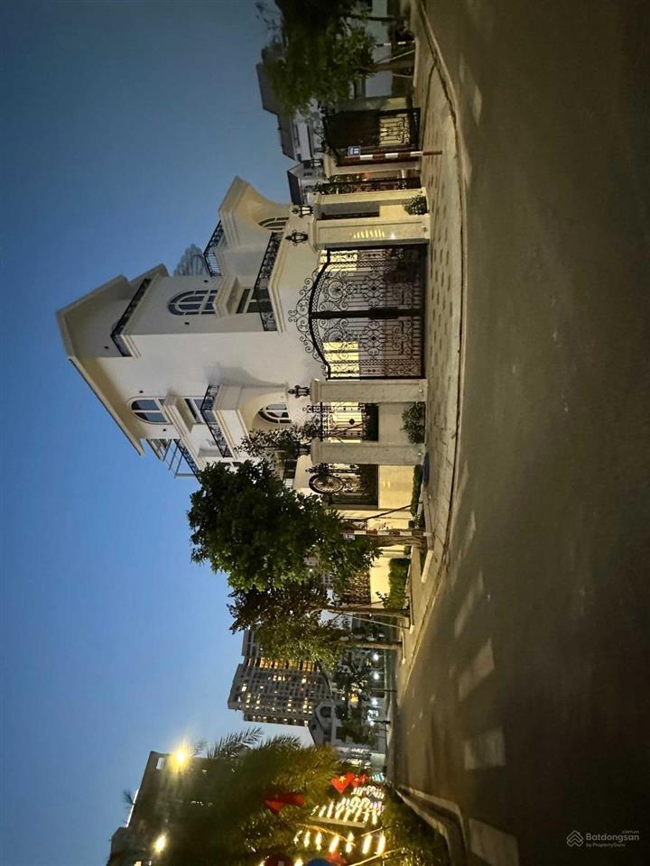 Bán gấp căn nhà dinh thự 500m2 view sông khu compound saigon mystery villas đảo kim cương