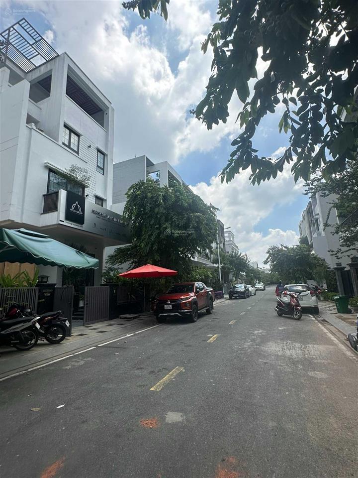 Kẹt tiền cần bán gấp căn nhà khu compound saigon mystery villas đảo kim cương q2