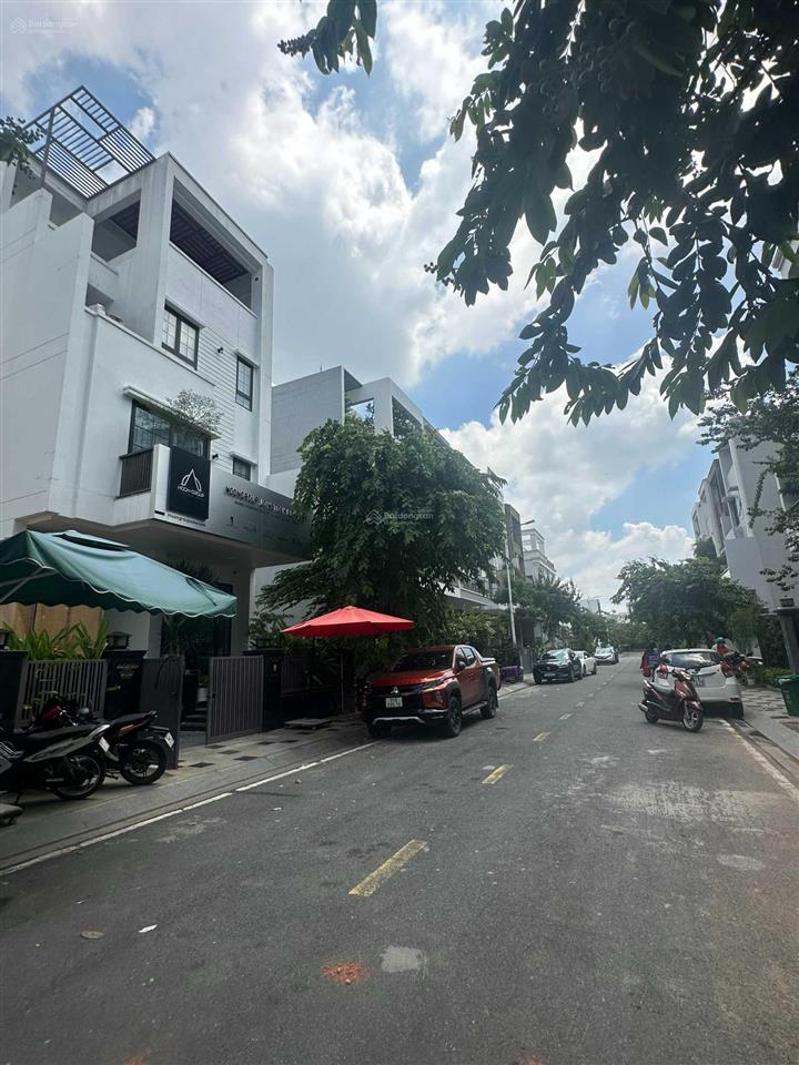 Kẹt tiền cần bán gấp căn nhà khu compound saigon mystery villas đảo kim cương q2