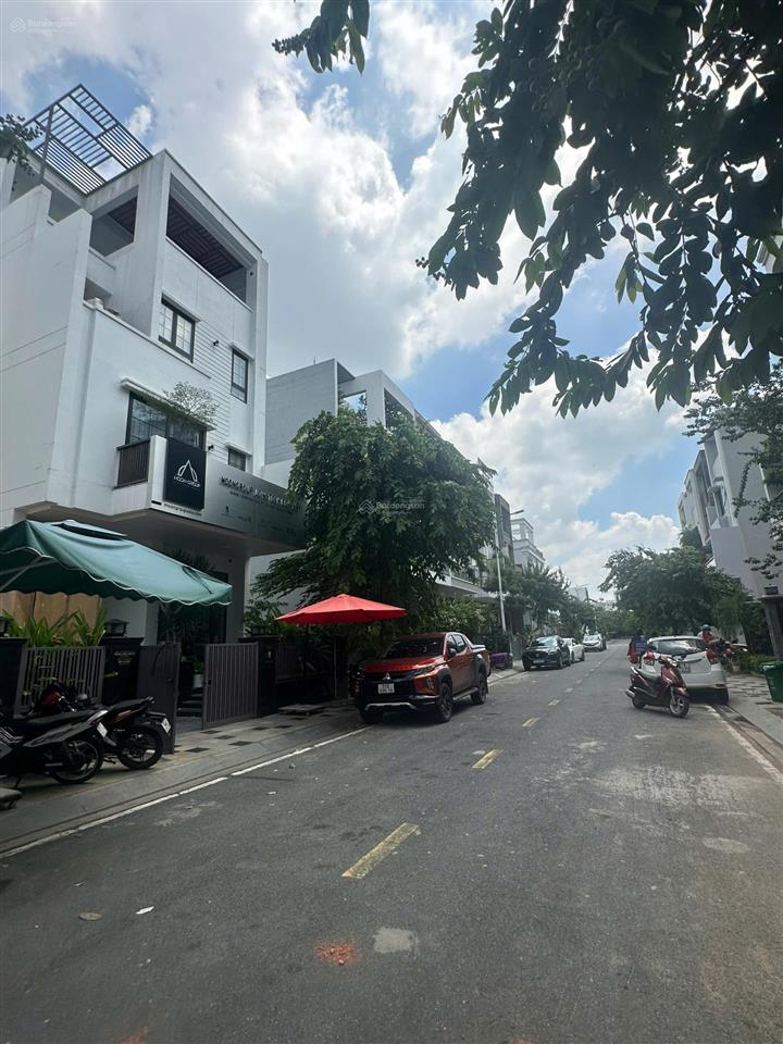 Kẹt tiền bán gấp căn nhà view sông sài gòn, đảo kim cương q2 gần uỷ ban tp. thủ đức, thạnh mỹ lợi