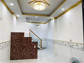 Tôi bán nhà dtsd 60 m2, 1 trệt, 1 lầu, 2 pn, 2 wc. có sân riêng, tuyệt đẹp. quận 7. giá 1,75 tỷ