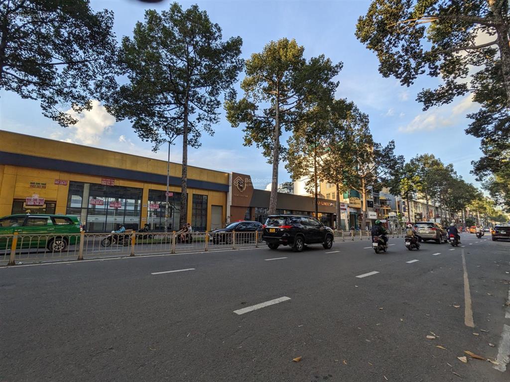 Mặt bằng 1500m2 mặt tiền 122 trần hưng đạo q1 ngay pullman