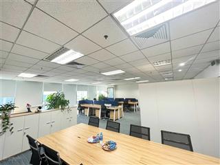 Cho thuê sàn văn phòng chuyên nghiệp dt 100m2 tại tòa cmc sở hữu vị trí đẹp nhất duy tân, cầu giấy
