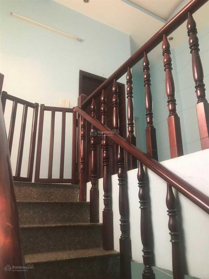 Bán nhà ngang 4,5m đúc btct 254/30 bến vân đồn q4