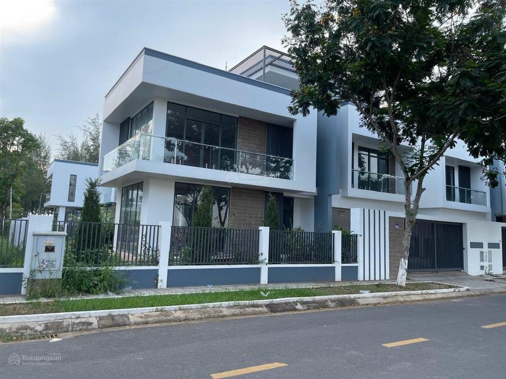 Gia đình cần tiền cho con du học nên bán gấp căn biệt thự 420m ngay gần hồ sinh thái giá 33ty