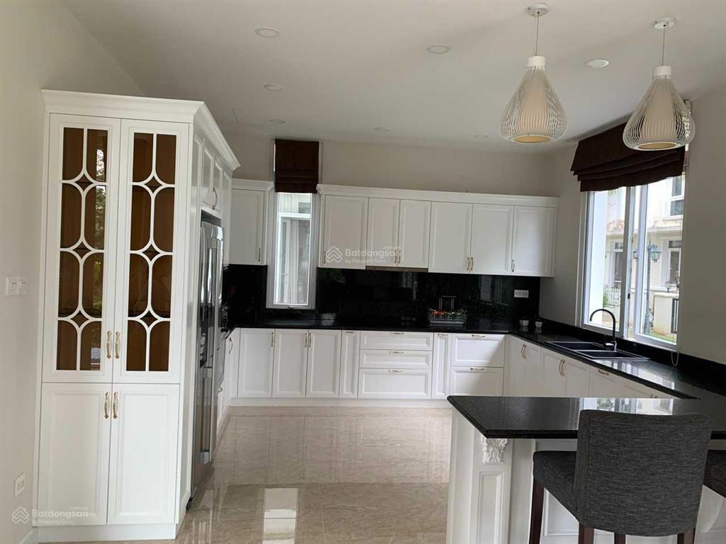 Cho thuê biệt thự lucasta khang điền thiết kế hiện đại full nội thất giá 30 triệu/th 0902 442 ***