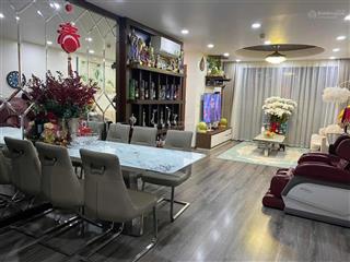 (rivera park  69 vtp). chủ nhà gửi bán căn góc 3pn. 2vc. dt 94m2. tầng 18. ban công đb. 8tỷ9
