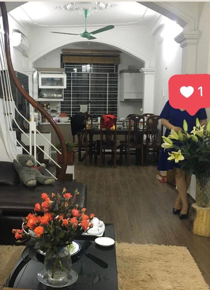 Bán nhà Giải Phóng cách 2 nhà ra mặt phố, ngõ thông kinh doanh, ô tô cất vào nhà, hơn 6 tỷ