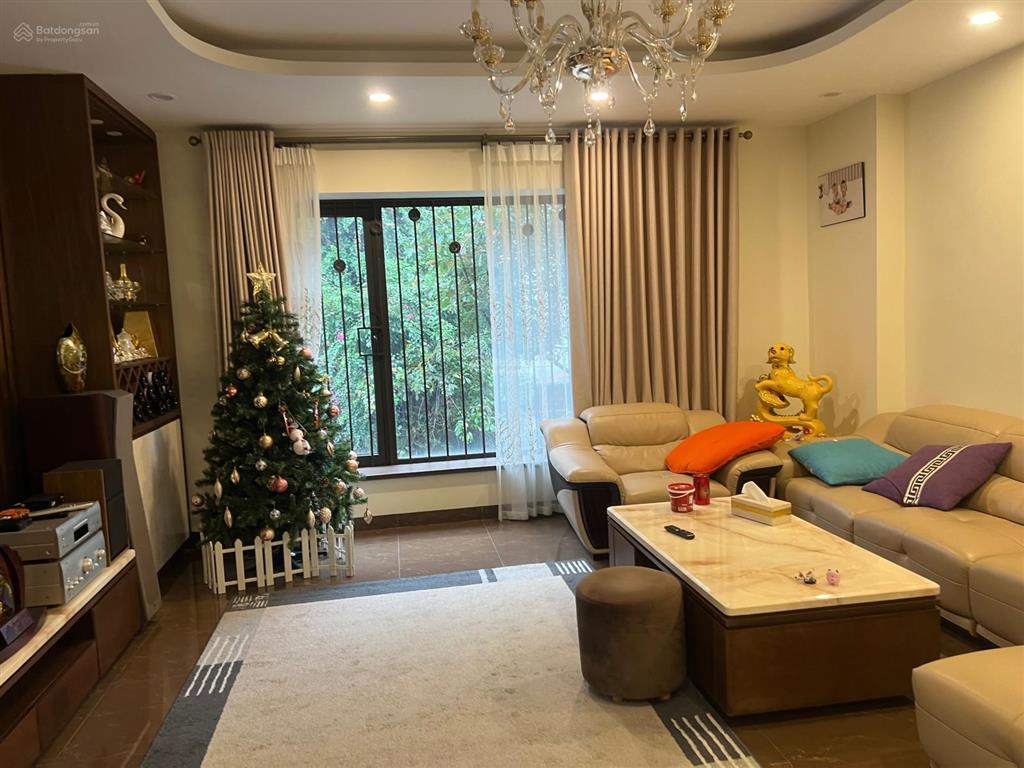 1 căn duy nhất 90m2 nhà 5 tầng full nội thất. có thang máy. đường 18m đang cho thuê 40 triệu