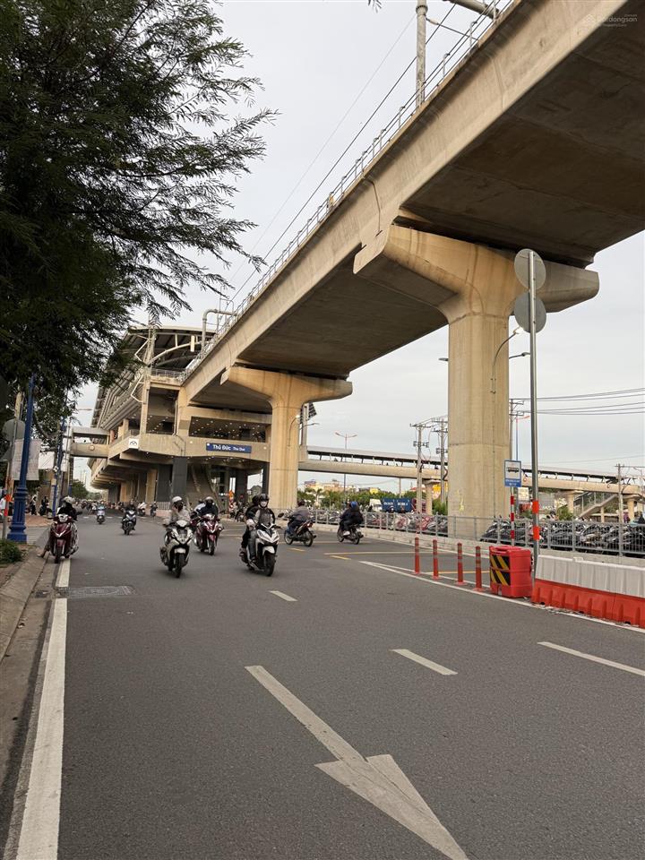 Bán mtkd hồ bá phấn, phước long a, ra ga metro 200m. dt 7m*22m=160m2 cn. giá rẻ chỉ 19 tỷ tl