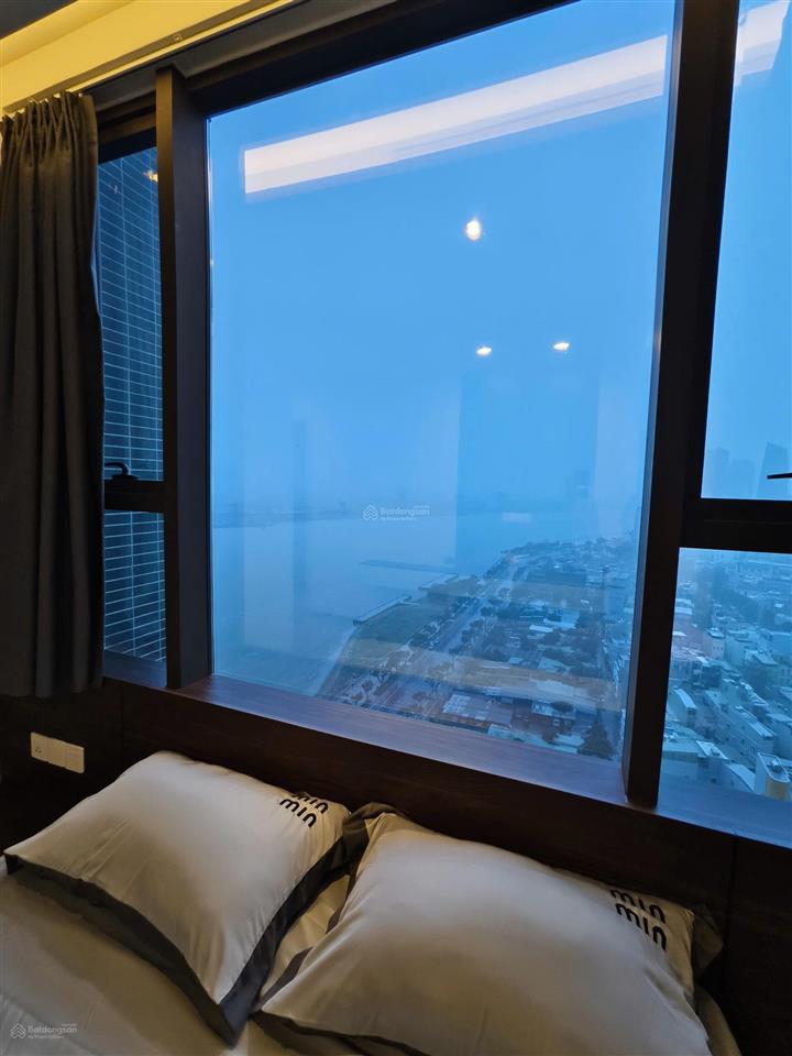 Chủ sang nước ngoài định cư cần bán gấp căn góc 2pn (68.1 m2) 2204 giá bán tốt nhất thị trường