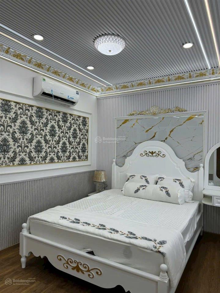 Nhà phố tân cổ điển mặt tiền hẻm xe hơi 8m 28 đào tông nguyên nhà bè  5m x 19m gara xe giá 8,66 tỷ