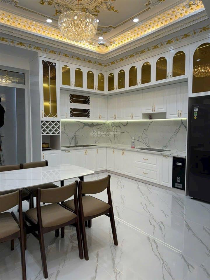 Nhà phố tân cổ điển mặt tiền hẻm xe hơi 8m 28 đào tông nguyên nhà bè  5m x 19m gara xe giá 8,66 tỷ