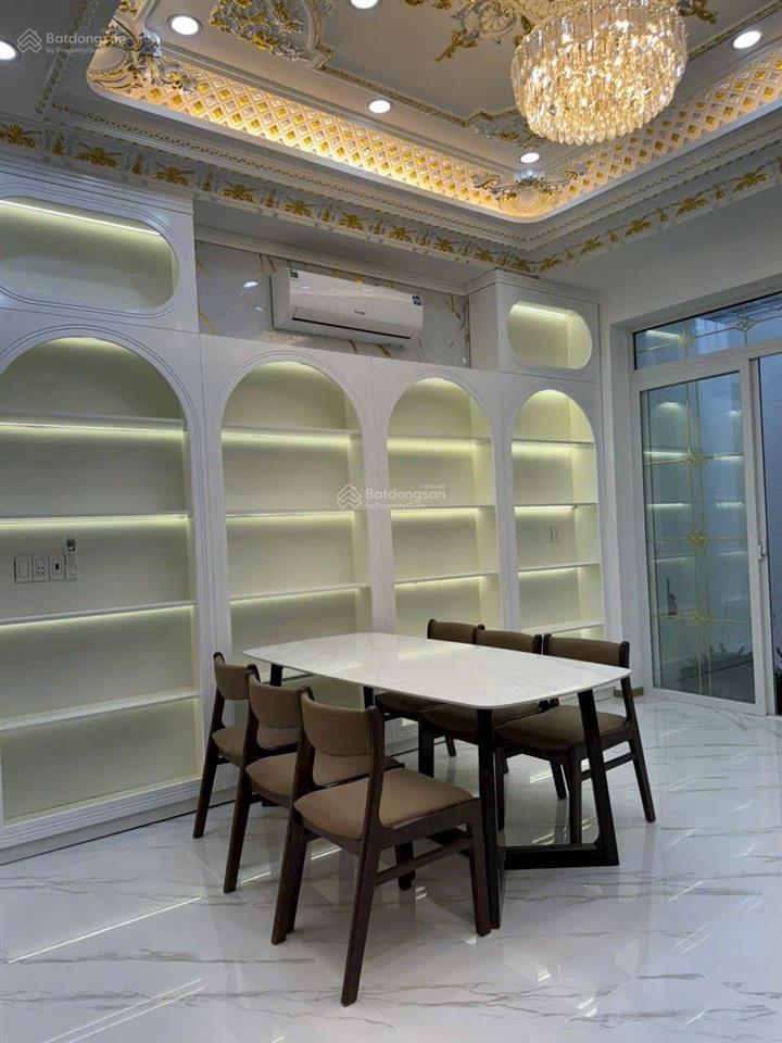 Nhà phố tân cổ điển mặt tiền hẻm xe hơi 8m 28 đào tông nguyên nhà bè  5m x 19m gara xe giá 8,66 tỷ