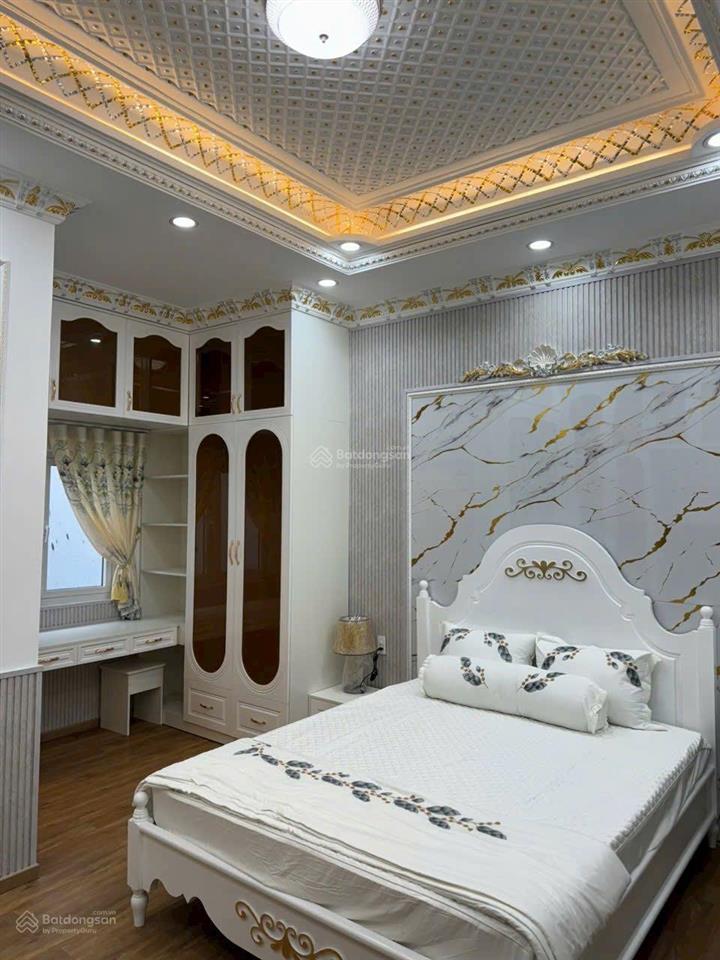 Nhà phố tân cổ điển mặt tiền hẻm xe hơi 8m 28 đào tông nguyên nhà bè  5m x 19m gara xe giá 8,66 tỷ