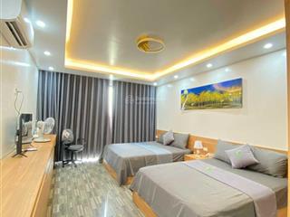 Cần tiền bán nhanh căn hotel 8 phòng ven biển mặt đường chính