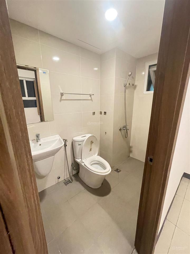 Cc đã có sổ hồng riêng  bán căn hộ 3pn 2wc có ban công, nhà mới sạch sẽ