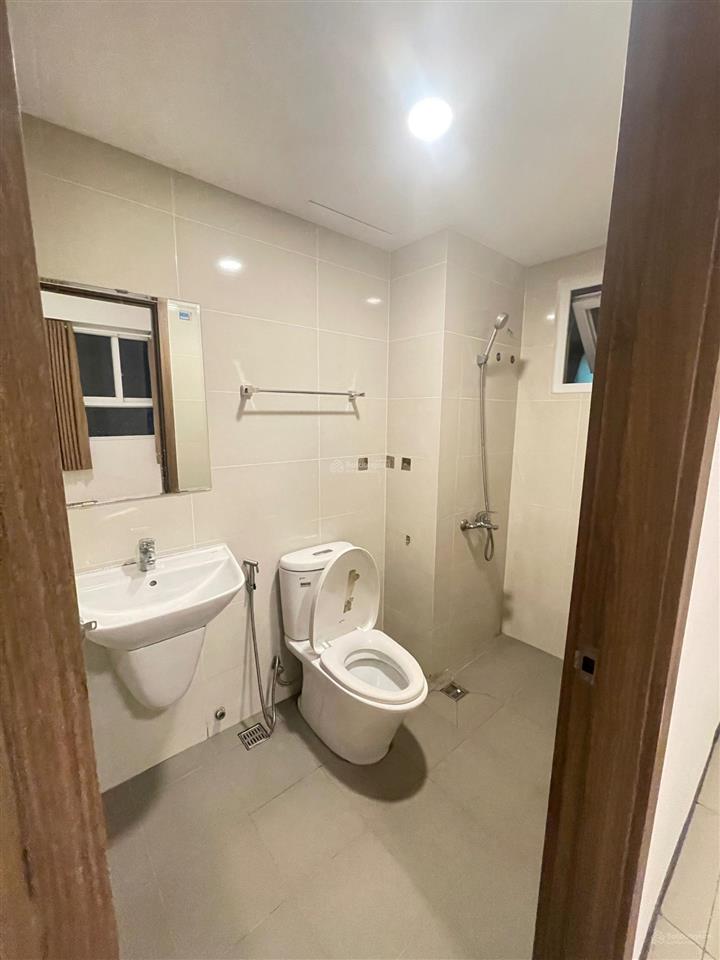 Cc đã có sổ hồng riêng  bán căn hộ 3pn 2wc có ban công, nhà mới sạch sẽ