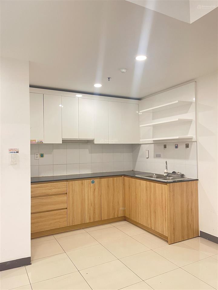 Cc đã có sổ hồng riêng  bán căn hộ 3pn 2wc có ban công, nhà mới sạch sẽ