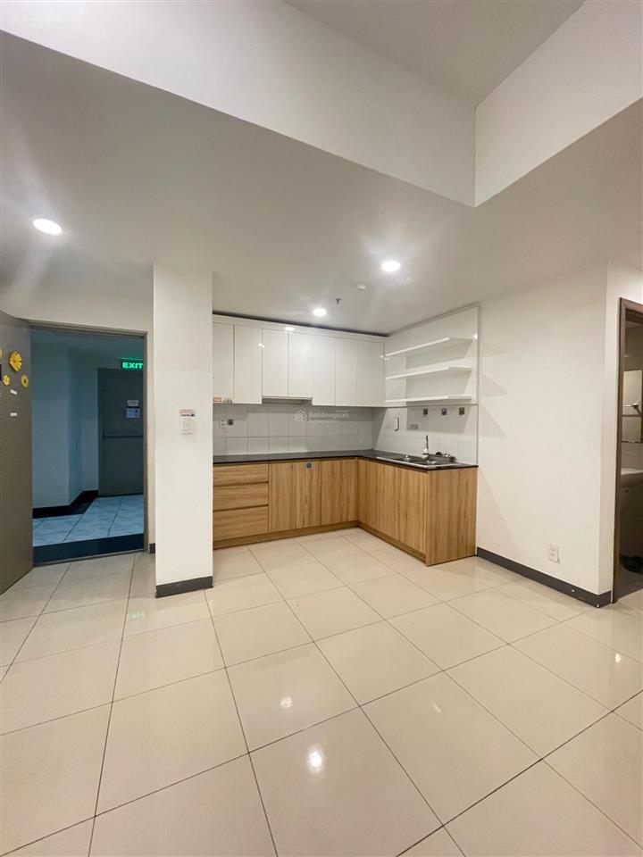 Cc đã có sổ hồng riêng  bán căn hộ 3pn 2wc có ban công, nhà mới sạch sẽ