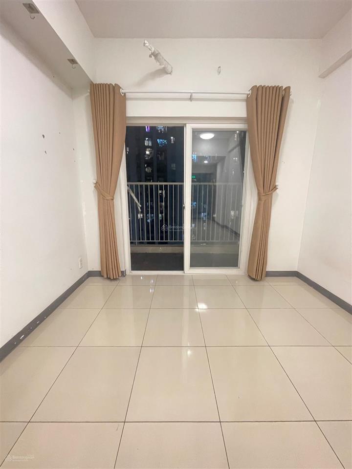 Cc đã có sổ hồng riêng  bán căn hộ 3pn 2wc có ban công, nhà mới sạch sẽ