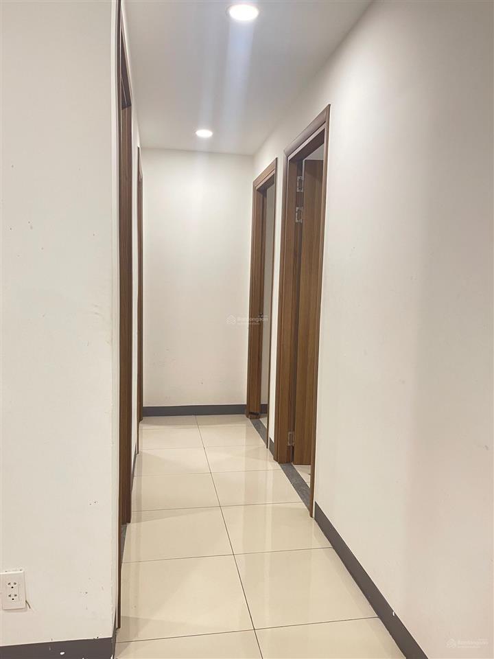 Cc đã có sổ hồng riêng  bán căn hộ 3pn 2wc có ban công, nhà mới sạch sẽ