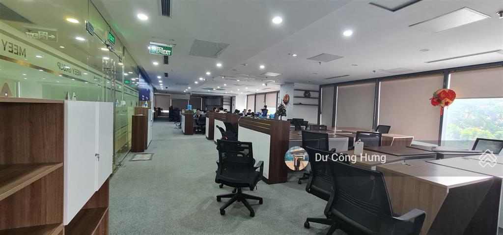 Chính chủ cho thuê văn phòng tại petrowaco 97  99 láng hạ, diện tích 200m2 có cắt giá thuê 250k/m2