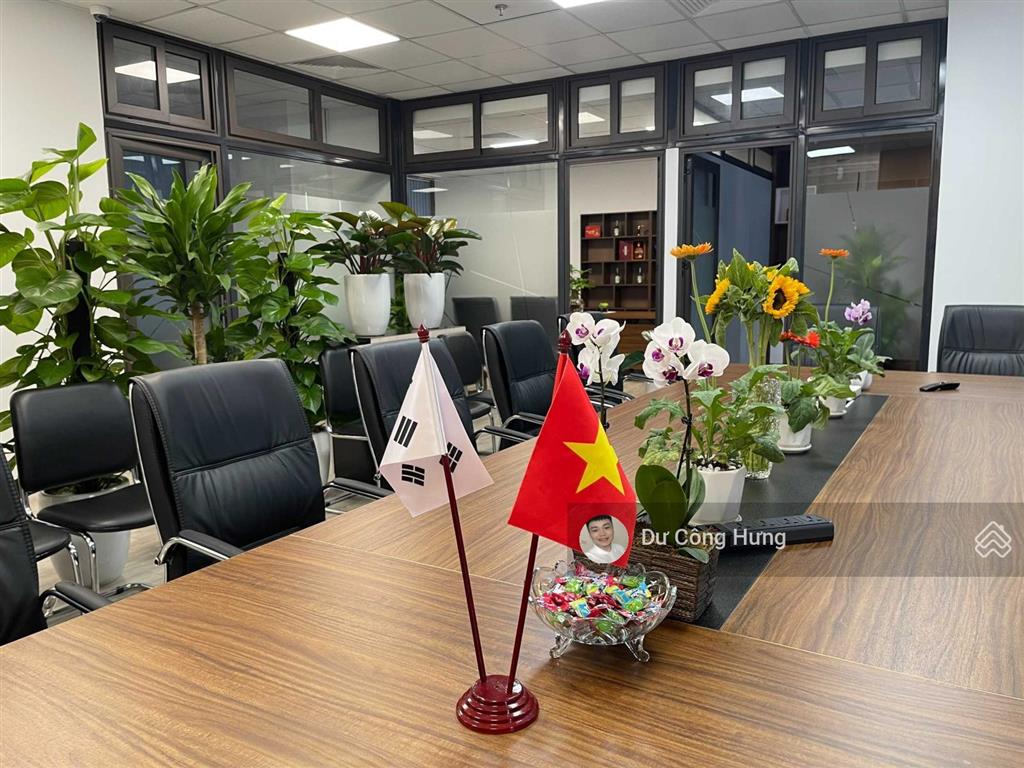 Cđt cho thuê sàn vp sẵn nội thất 90m2  1000m2 tại tòa golden palm 21 lê văn lương