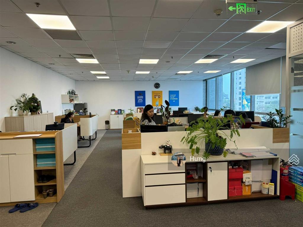 Bql cho thuê văn phòng có view tại tòa sky city 88 láng hạ 800m2 có cắt từ 100m2 giá 220k/m2/th