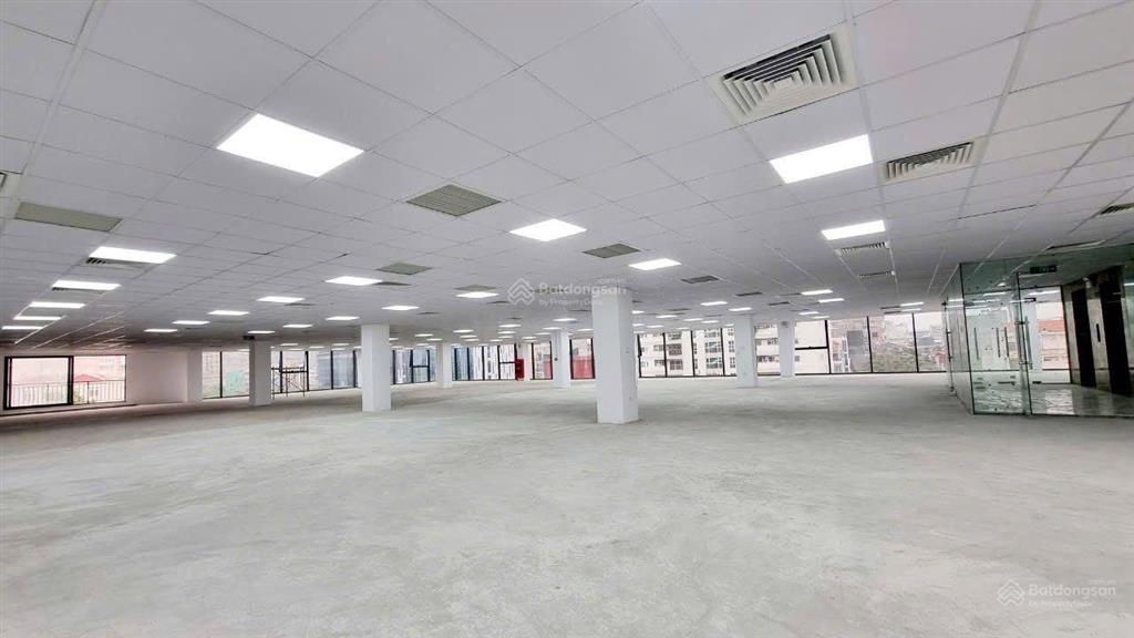 Cho thuê tòa nhà văn phòng võ chí công, diện tích 200m2.  0345 943 ***. giá 250 nghìn/m2/tháng