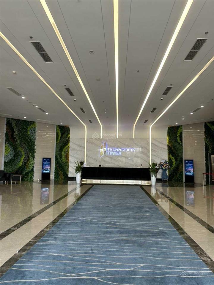 Cho thuê văn phòng vinhomes technopark gia lâm  hà nội dt 100m2