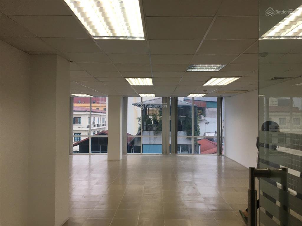 Cho thuê vp phố bùi thị xuân, hà nội dt 150m2 giá rẻ 120k/m2/tháng