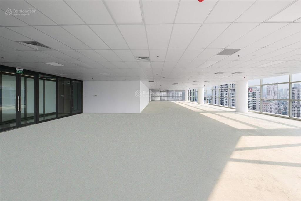 Tòa nhà king building  vị trí đắc địa, giao thông thuận tiện, diện tích linh hoạt 80m2
