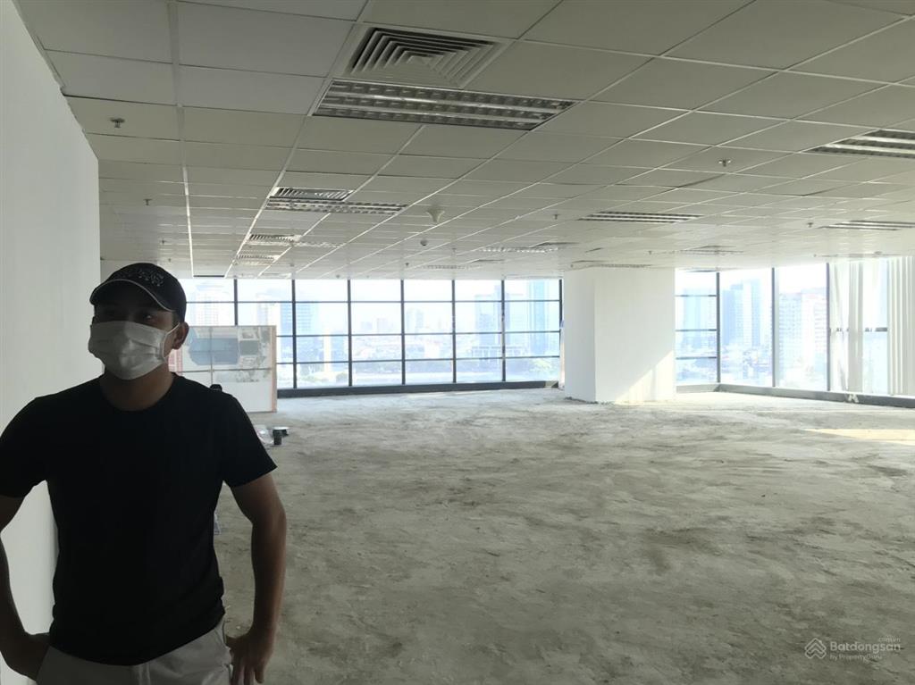Cho thuê vp vị trí đẹp tại toà nhà daeha business center, dt 500m2 có thể chia nhỏ, đầy đủ tiện ích