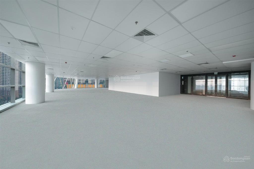 Cho thuê văn phòng vpi tower 167 trung kính  diện tích 2.000m2 có thể chia nhỏ