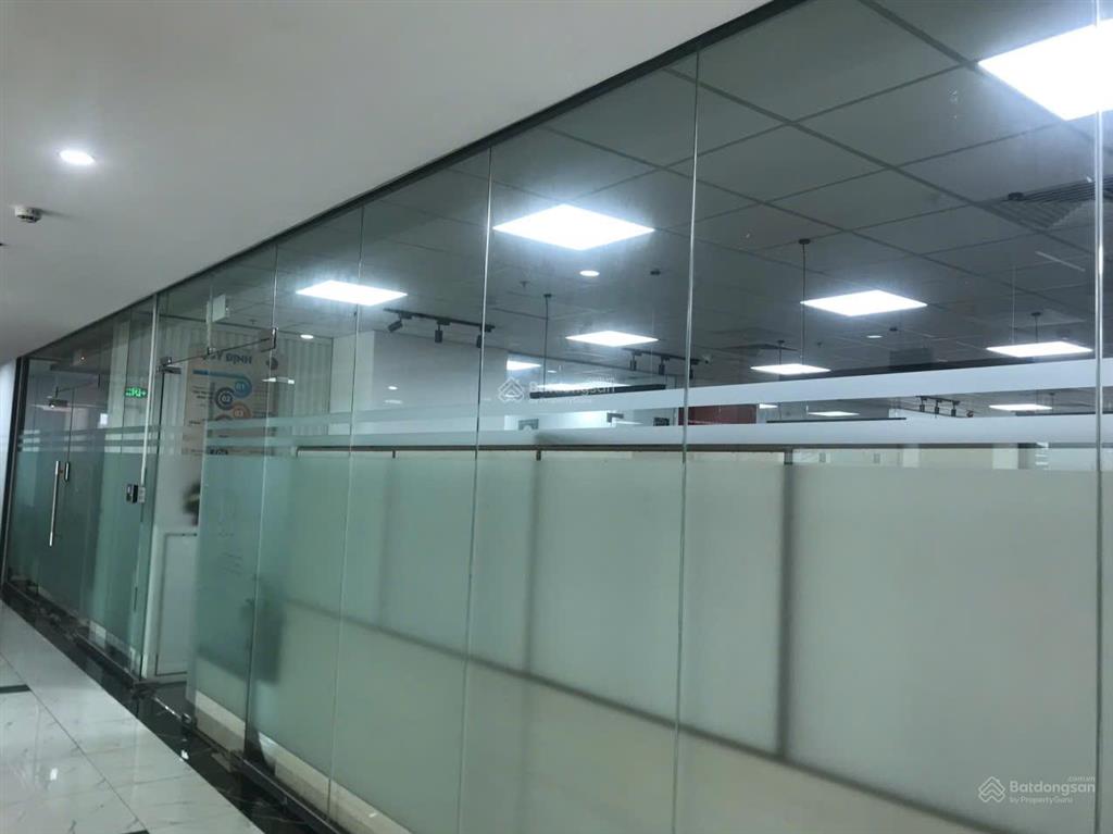 Bql cho thuê văn phòng tòa lucky building  81 trần thái tông. dt 300m2, giá thuê ưu đãi chỉ 250k