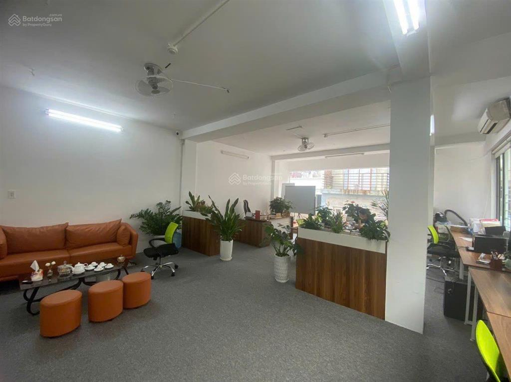 Cho thuê văn phòng tòa nhà star tower phường cầu giấy, dt 300m2, có hỗ trợ thuê dt linh hoạt