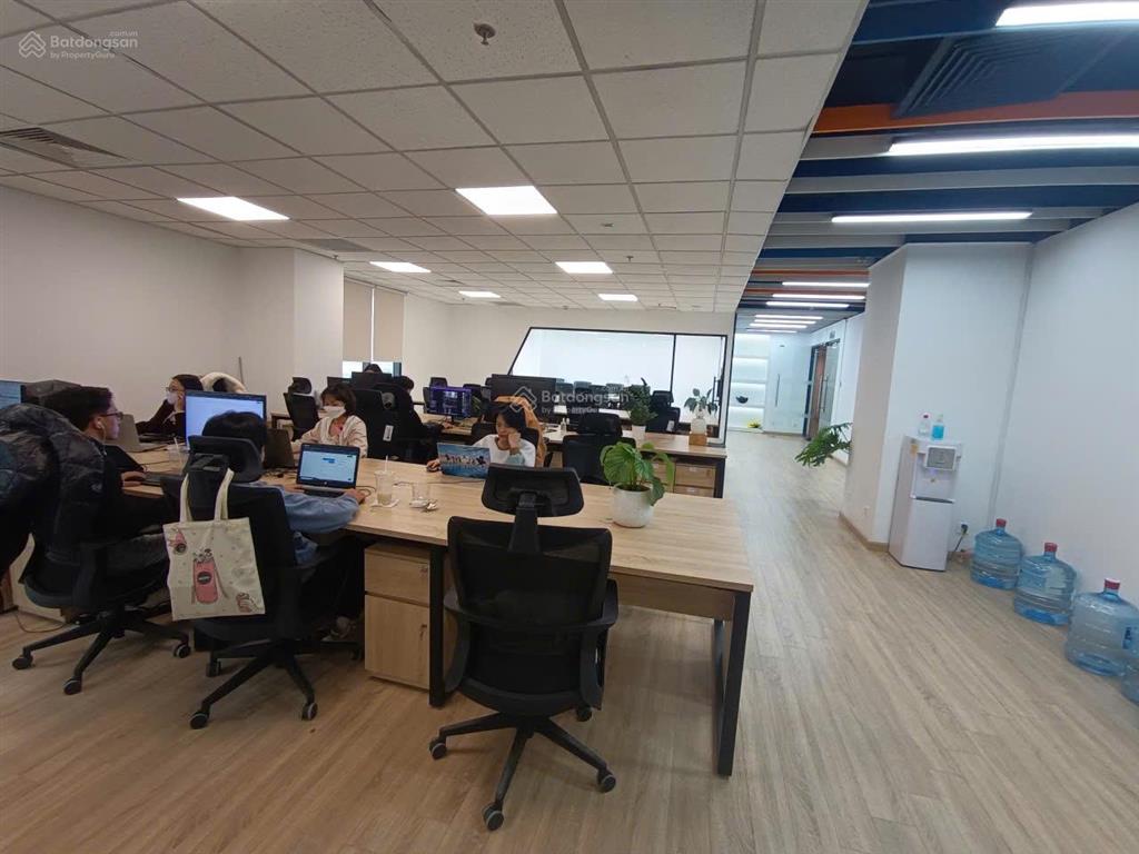 Cho thuê văn phòng tòa nhà star tower phường cầu giấy, dt 300m2, có hỗ trợ thuê dt linh hoạt