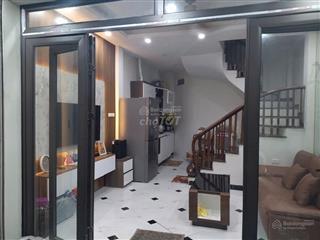 Cần cho thuê ngõ quỳnh hai bà trưng 40m x5 tầng nội thất đầy đủ chỉ việc ở giá thuê chỉ 14,8tr