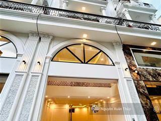 Cho thuê nhà nguyên căn sài đồnglong biên 70m2 x 7 tầng thang máy, giá 25 triệu phù hợp kinh doanh