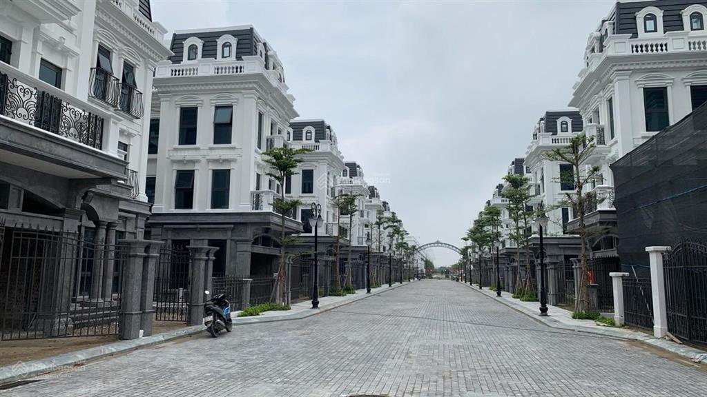 Bán căn biệt thự đơn lập sunshine capital tây thăng long  sổ đỏ 315m2 giá rẻ nhất khu vực