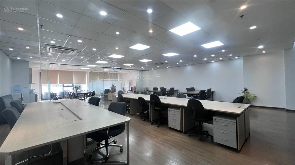 Cho thuê văn phòng tại đường lê văn lương, quận thanh xuân, hà nội, với diện tích 120m2