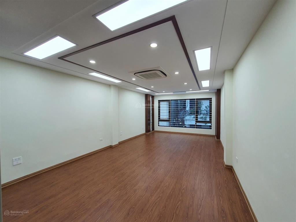 Chính chủ bán mặt phố ngã tư sở, dòng tiền thuê ổn định 38tr/tháng, 50m2 x 20 tỷ, quy hoạch ổn định
