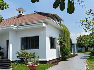 Bán villa long an cạnh tphcm 3000m2, sân vườn, ao cá tuyệt đẹp chỉ 27 tỷ