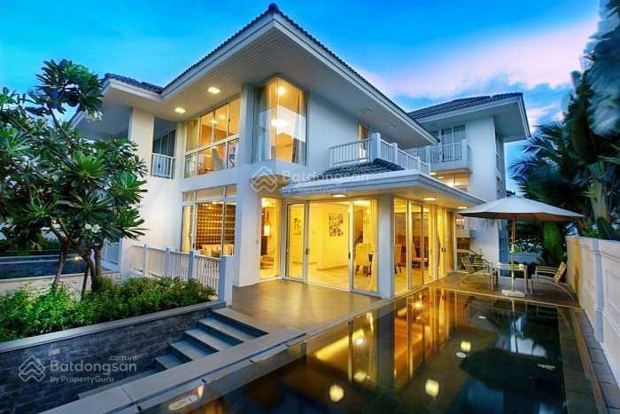 Cc cần bán gấp căn villa premier 4pn view biển full nội thất, khai thác 1,2 tỷ/năm, sổ hồng lâu dài