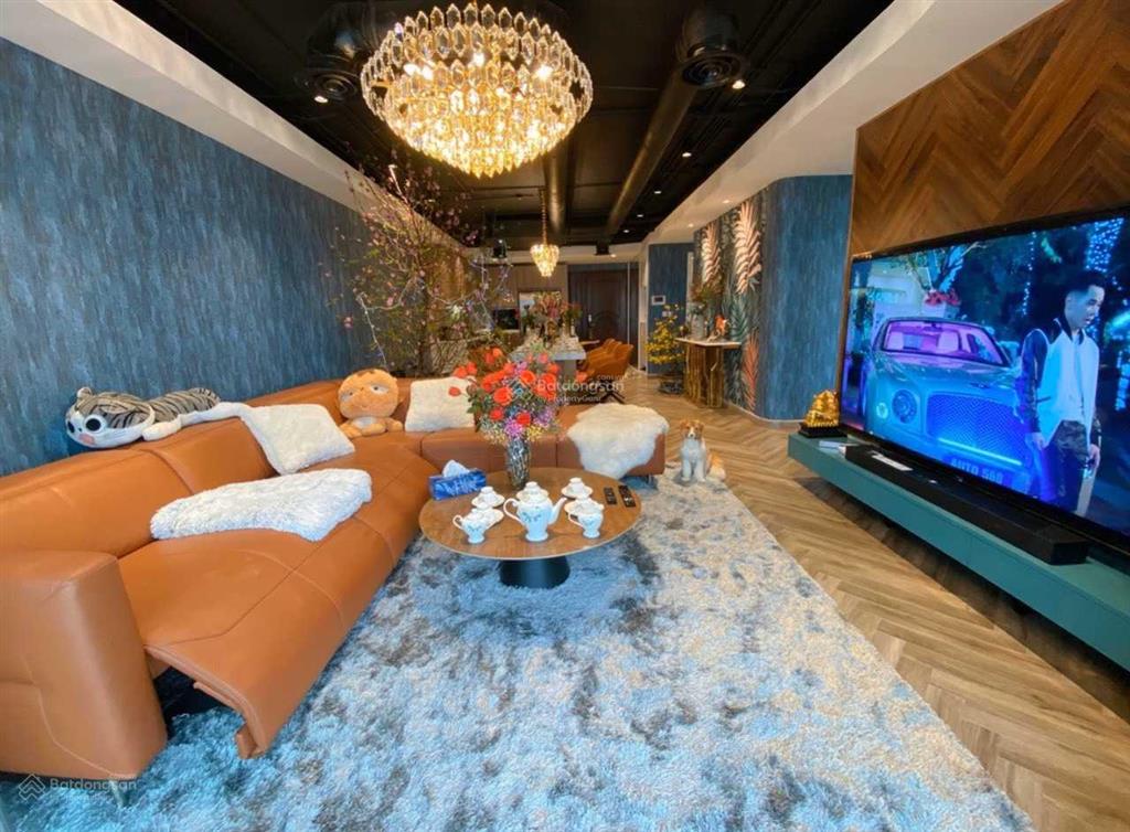 Cho thuê căn 3pn diện tích 234m2 view hồ tây tại d’. le roi soleil  59 xuân diệu ( 0349 511 ***)