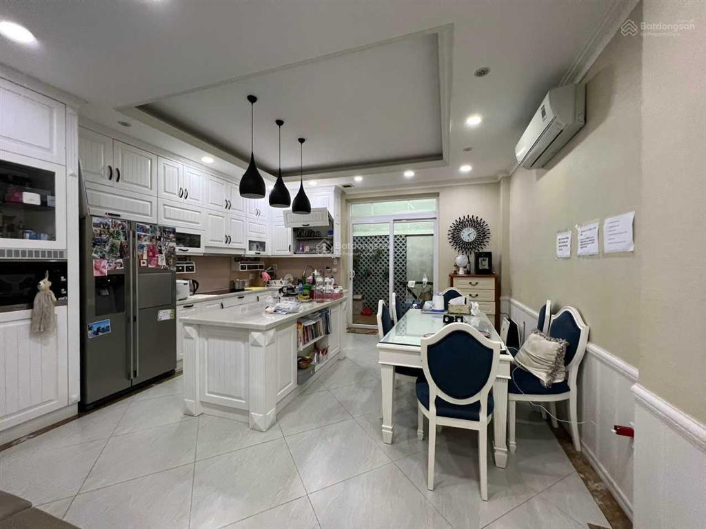 Bán nhà hầm, 3 lầu, diện tích 5x20m, giá 24 tỷ, kdc him lam, phường tân hưng, quận 7