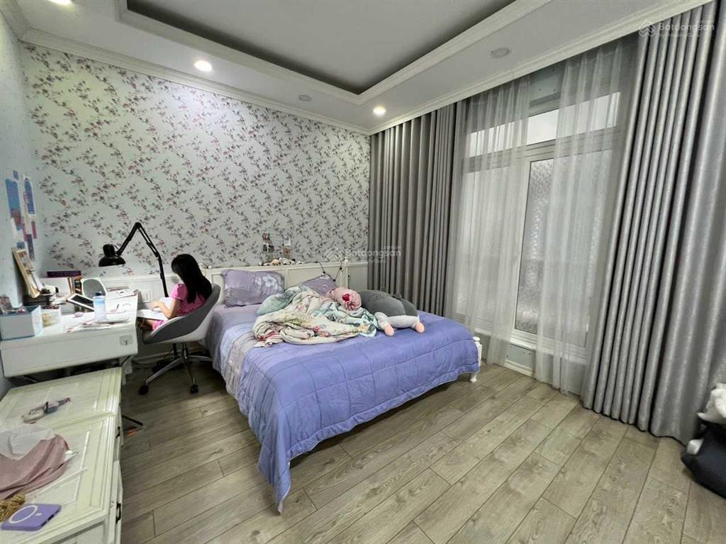 Bán nhà hầm, 3 lầu, diện tích 5x20m, giá 24 tỷ, kdc him lam, phường tân hưng, quận 7