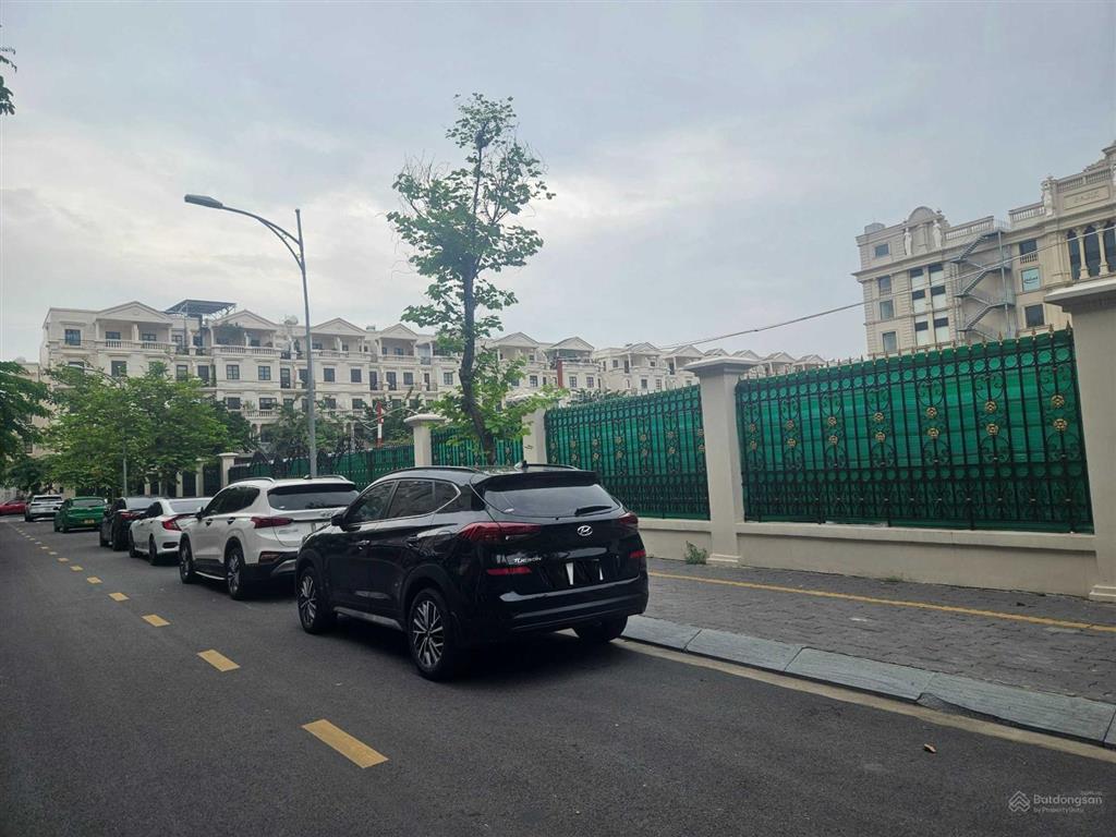 Gấp bán, giảm về 21,5 tỷ  nhà phố 5m x 20m, 1 hầm + 4 có thang máy, cityland park hills gò vấp