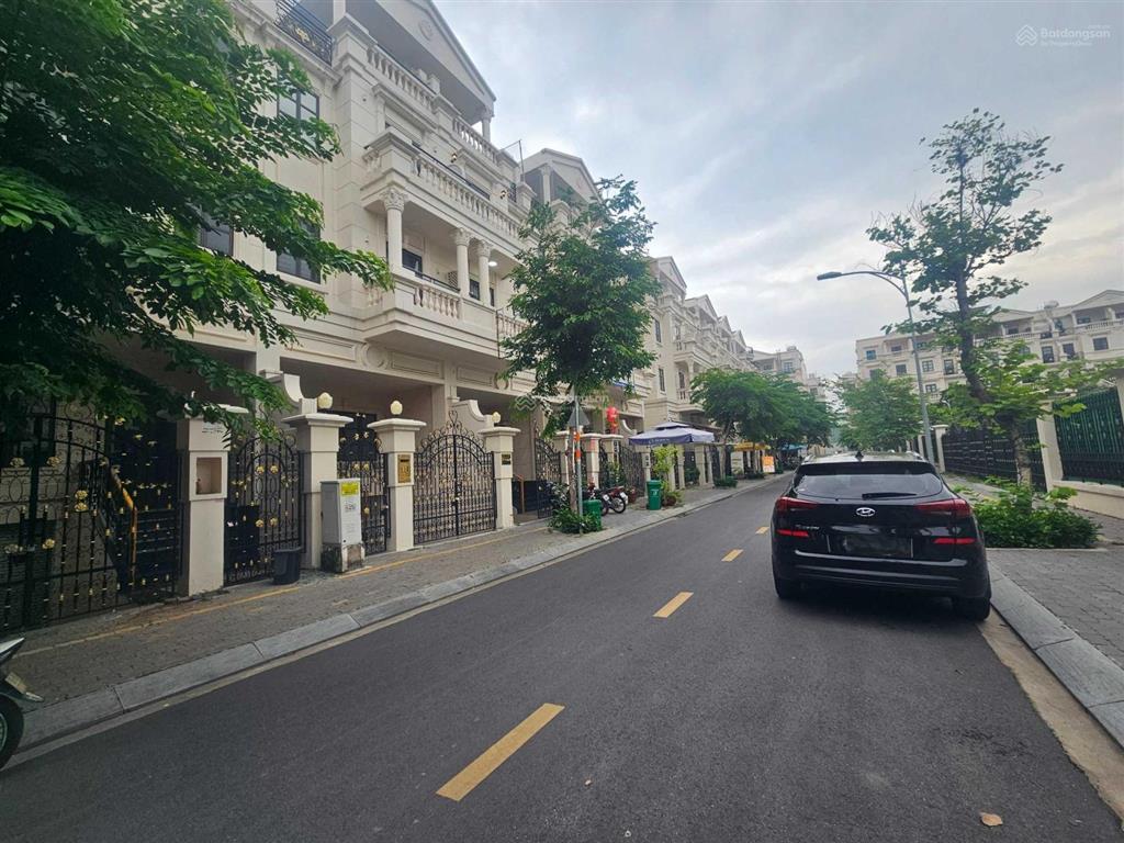 Gấp bán, giảm về 21,5 tỷ  nhà phố 5m x 20m, 1 hầm + 4 có thang máy, cityland park hills gò vấp